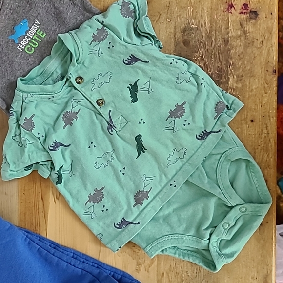 Dinosaur & Shark Bodysuit w/pants NWOT - Picture 4 of 6